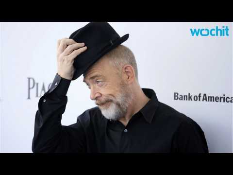 VIDEO : Don't Worry, J.K. Simmons Won't Look Like A Hardbody as Commissioner Gordon