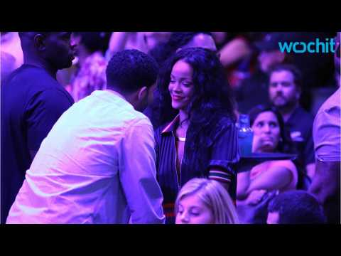 VIDEO : Are Drake And Rihanna Back Together?