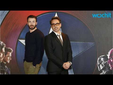 VIDEO : Robert Downey Jr. And Chris Evans Visit Cancer Patient