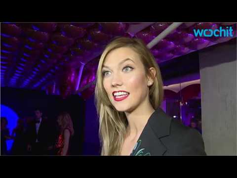 VIDEO : Would You Pay Over A Grand For Sunnies? Karlie Kloss Did
