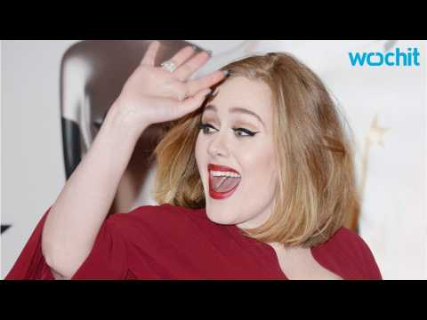 VIDEO : What Happens When Adele Forgets the Words to Her Song
