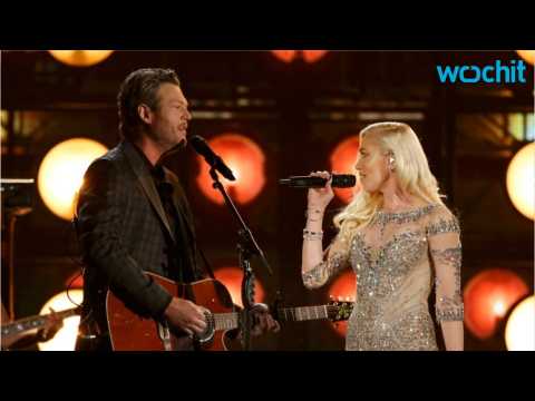VIDEO : Gwen Stefani Joins Blake Shelton On His Tour Bus to Celebrates His 40th Birthday