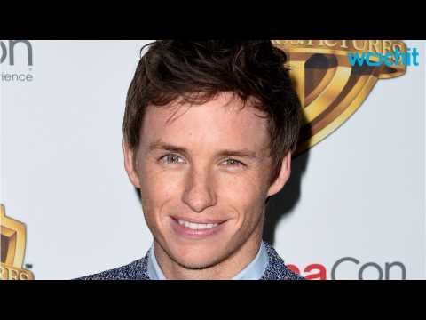 VIDEO : Eddie Redmayne and Wife Welcome Their First Child