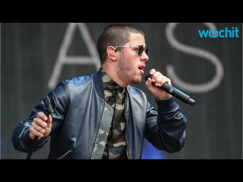 VIDEO : Nick Jonas wants his 'firm butt' to be spanked!