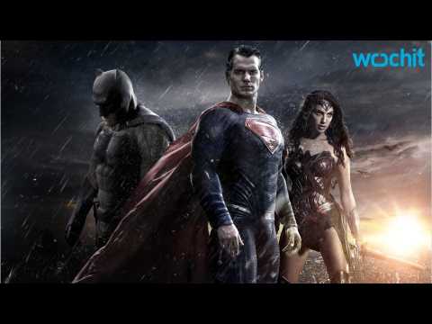 VIDEO : Watchmen Co-Creator Dave Gibbons Talks 'Batman V Superman'