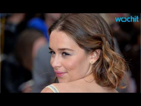 VIDEO : Emilia Clarke Can't Stop Laughing During the E!Q in 42