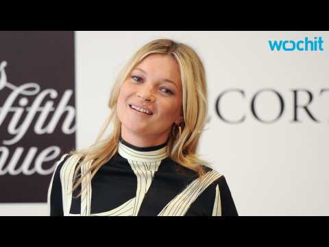 VIDEO : Kate Moss Still Reeling From Deaths of Prince/Bowie