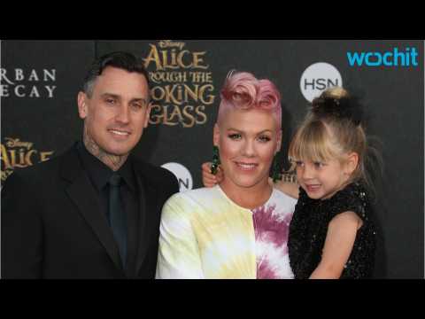 VIDEO : Singer Pink & Hubby Carey Hart Want You To Buy Their Home