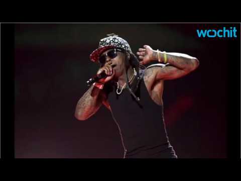 VIDEO : Lil Wayne In Stable Condition Following Seizure That Forced Emergency Landing