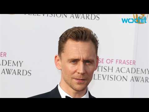 VIDEO : Tom Hiddleston Tells The World To Not Fear His Bare Derriere