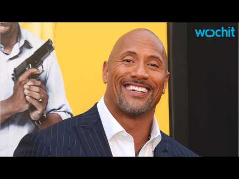 VIDEO : Dwayne Johnson Celebrates Father?s Day With a Baywatch Poster on Twitter