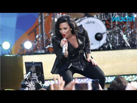 VIDEO : Demi Lovato Quits Twitter and Instagram