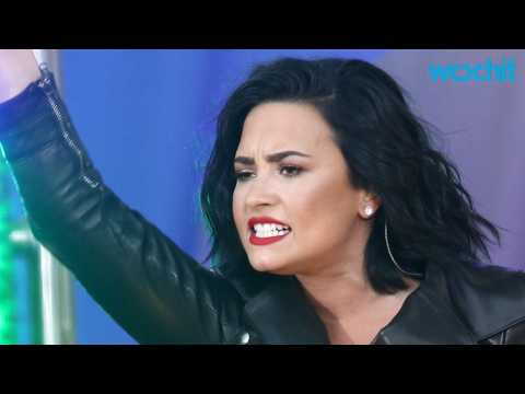 VIDEO : Demi Lovato Shuts Down Trolls Permanently By Quitting Twitter, Instagram