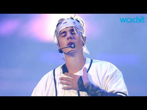VIDEO : Justin Bieber Teases New Music!