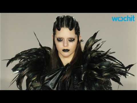 VIDEO : Kendall Jenner Slays In Gothic For Marc Jacobs