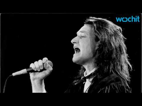 VIDEO : Jack White, Pearl Jam, U2, Trent Reznor Sign DMCA Petition