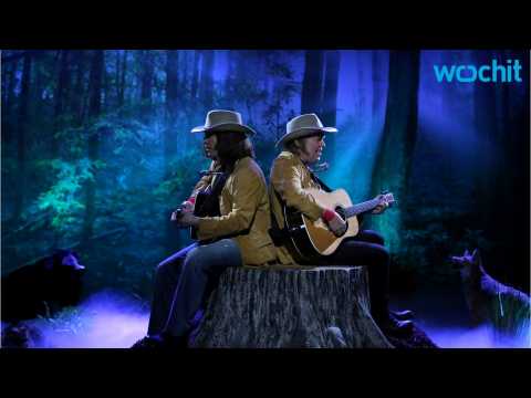 VIDEO : Jimmy Fallon Does His Best Neil Young Impression Yet With The Real Neil Young
