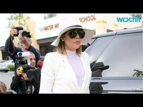 VIDEO : Khloe Kardashian Channels J Lo at Scott's Bday Dinner