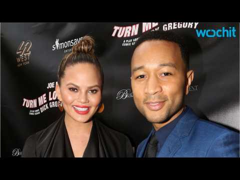 VIDEO : John Legend and Chrissy Tiegen's Baby Girl Brunches With Special Guest