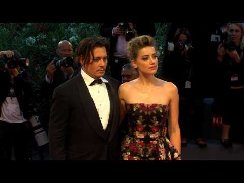 VIDEO : Johnny Depp accus de violences conjugales : sa famille vole  son secours !