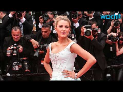 VIDEO : Blake Lively Says An Apple A Day Takes Your Skin A Long Way