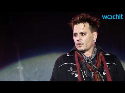 VIDEO : Johnny Depp Calm and Collected at Concert in Portugal
