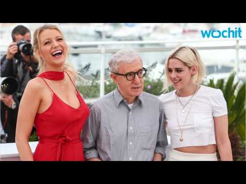 VIDEO : Blake Lively Gushes Over Woody Allen