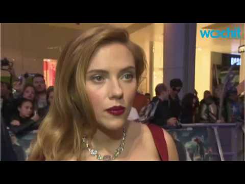 VIDEO : Scarlett Johansson Is Named the Highest Grossing Actress of All Time