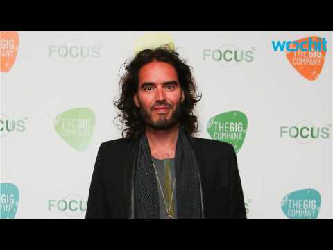 VIDEO : Russell Brand is Going to be a Dad