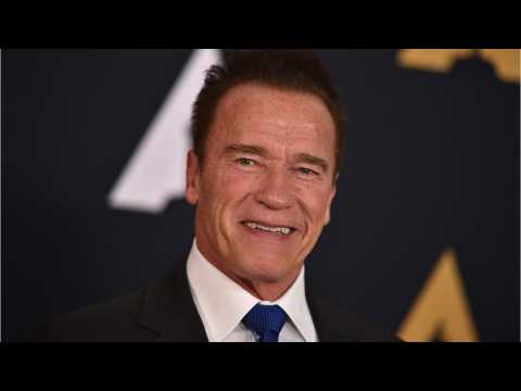 VIDEO : Arnold Schwarzenegger Resigns From The 