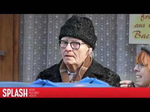 VIDEO : Tilda Swinton Wows in Unrecognizable Old Man Makeup
