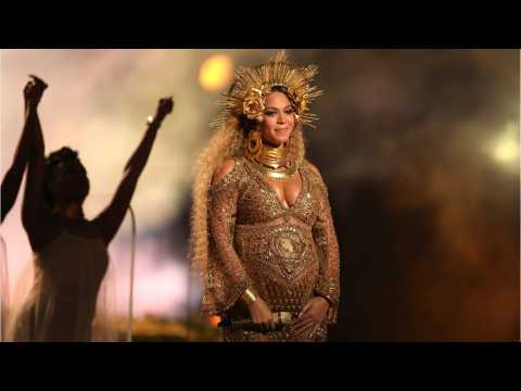 VIDEO : Beyonce Shares Photos Of Growing Baby Bump