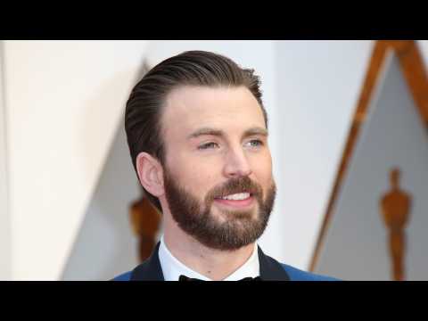 VIDEO : Chris Evans Tears Into Trump In Interview