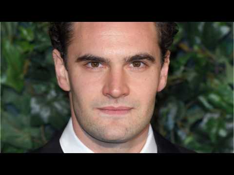 VIDEO : Tom Bateman Receives High Praise In Liam Neeson Thriller 'Hard Powder'