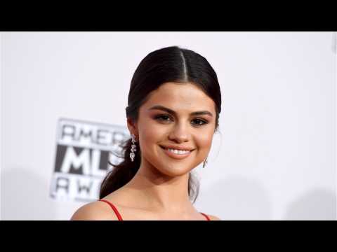 VIDEO : Selena Gomez Opens Up