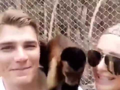 VIDEO : Paris Hilton en vacances avec son boyfriendm