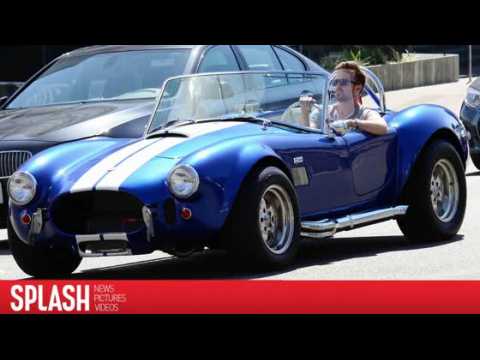 VIDEO : Aaron Paul Turns Heads in His Vintage Shelby Cobra