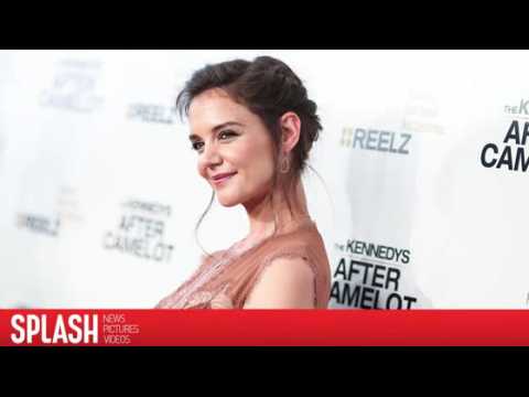 VIDEO : Katie Holmes Dazzles on the Red Carpet