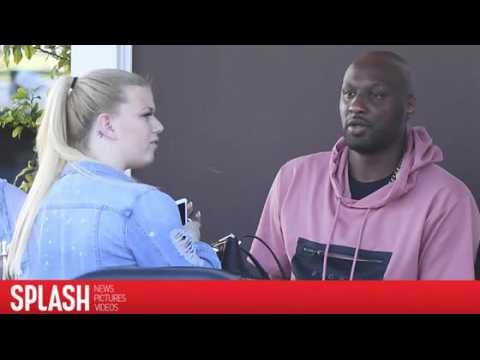 VIDEO : Lamar Odom Lunches with Assistant in Sherman Oaks