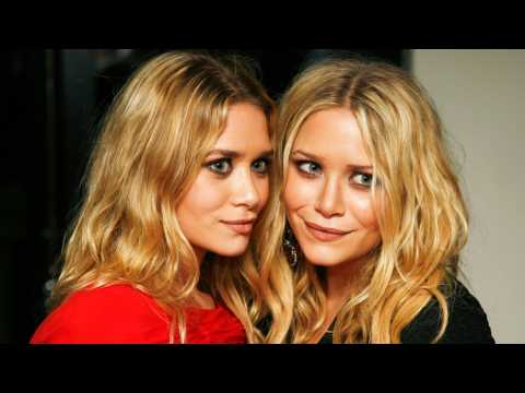 VIDEO : Ashley Olsen Wears Her Socks Fashionably