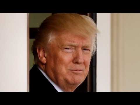 VIDEO : Seth Meyers Exposes Trump