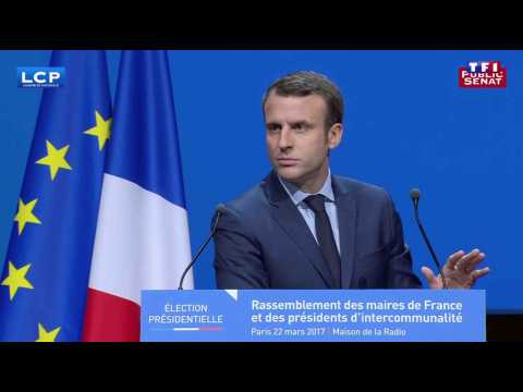 VIDEO : Emmanuel Macron siffl par les maires de France