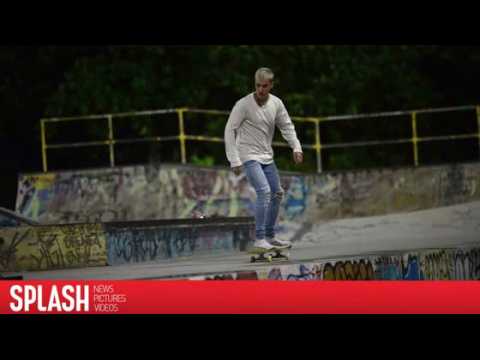 VIDEO : Justin Bieber Skateboards in Rio de Janiero, Brazil