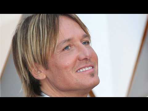 VIDEO : Keith Urban Shares His Security Blanket