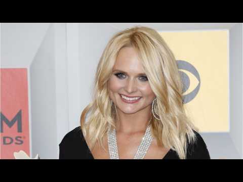 VIDEO : Miranda Lambert Poured Out Drinks When Plane Was Landed