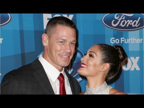 VIDEO : ?Nikki Bella and John Cena Get Naked