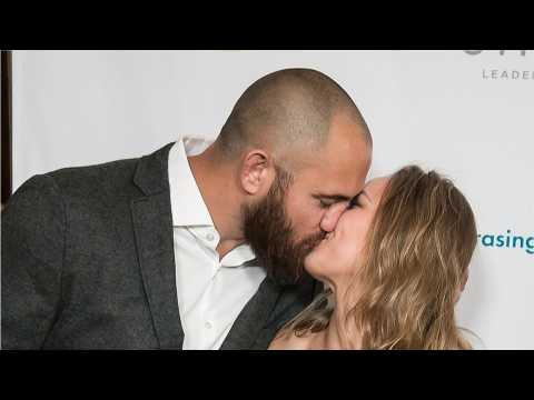 VIDEO : Ronda Rousey Gets Engaged To Travis Browne