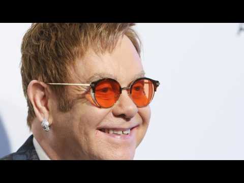 VIDEO : Dangerous Infection Forces Elton John To Cancel Shows