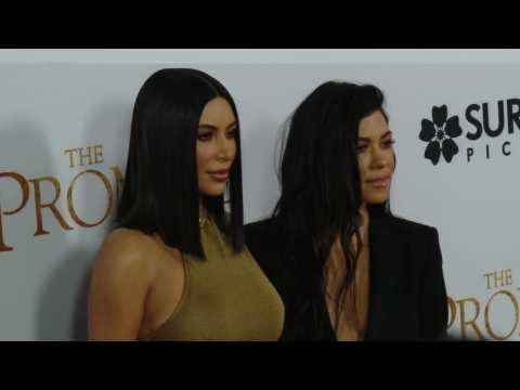 VIDEO : Kim Kardashian Shares Wild Tweets From Mexico