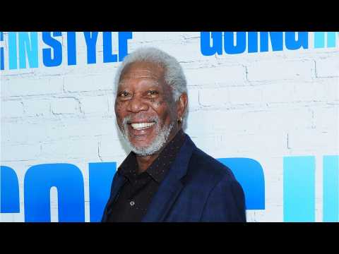 VIDEO : Graham Norton Asks Morgan Freeman To Narrate